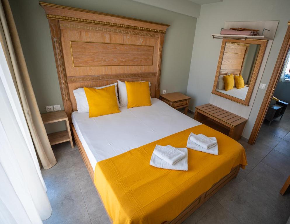 Posteľ alebo postele v izbe v ubytovaní ONAR by the sea Luxurious Apartments