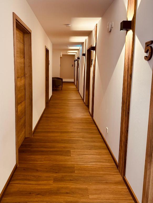 Fotografie z fotogalerie ubytování Hotel Gaststätte Weinbrücke v destinaci Kulmbach