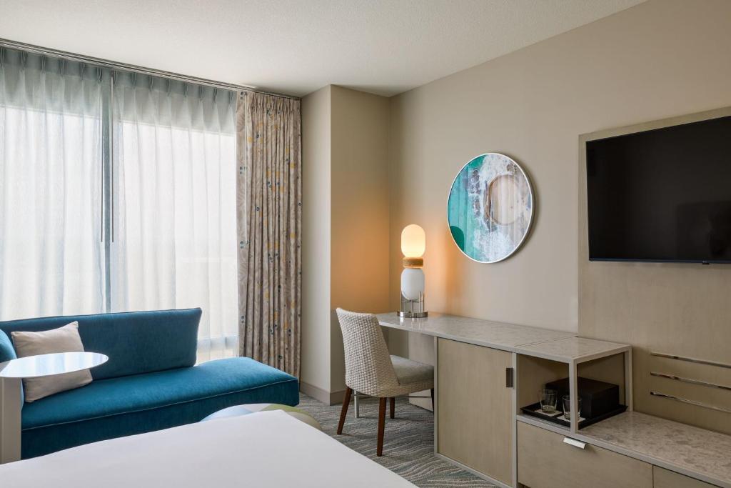 Renaissance ClubSport Aliso Viejo Laguna Beach Hotel - Room King Con Ducha Enrollada: Movilidad Y Audición Accesible