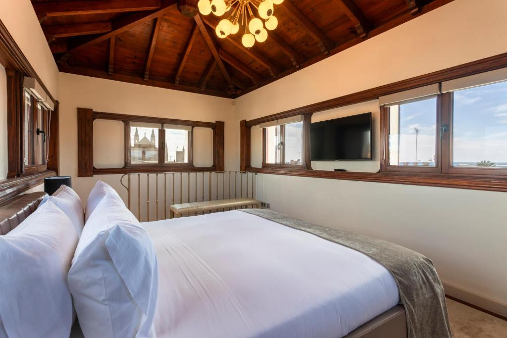 Palacio Can Marqués by Puro - 11