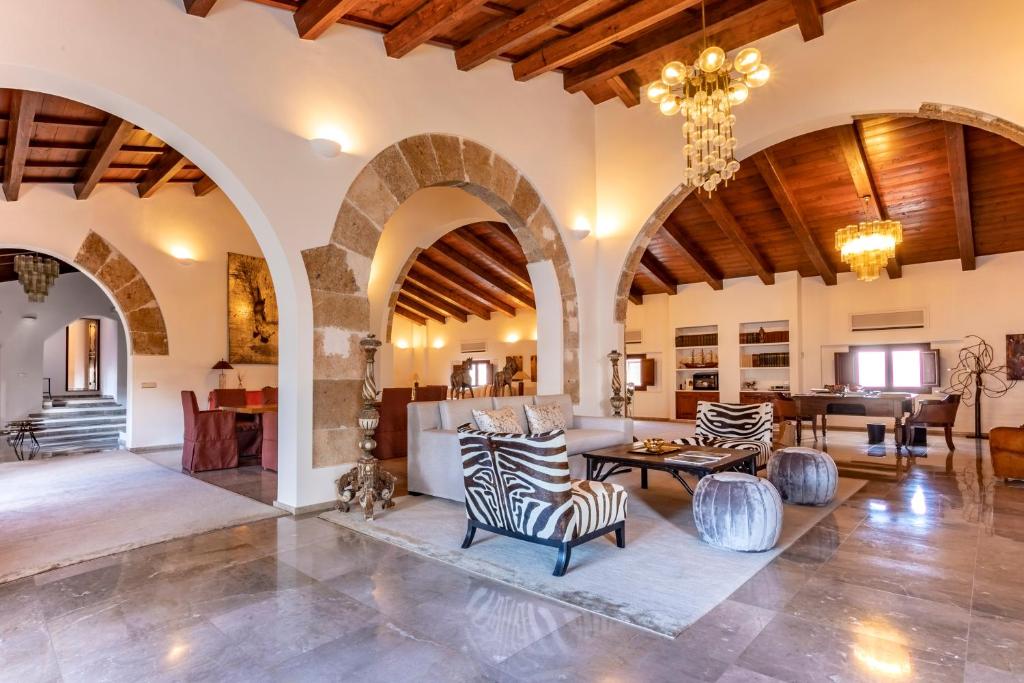 Palacio Can Marqués by Puro - 10