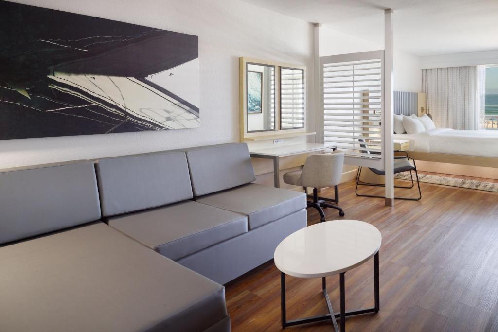 SpringHill Suites by Marriott Pensacola Beach - 