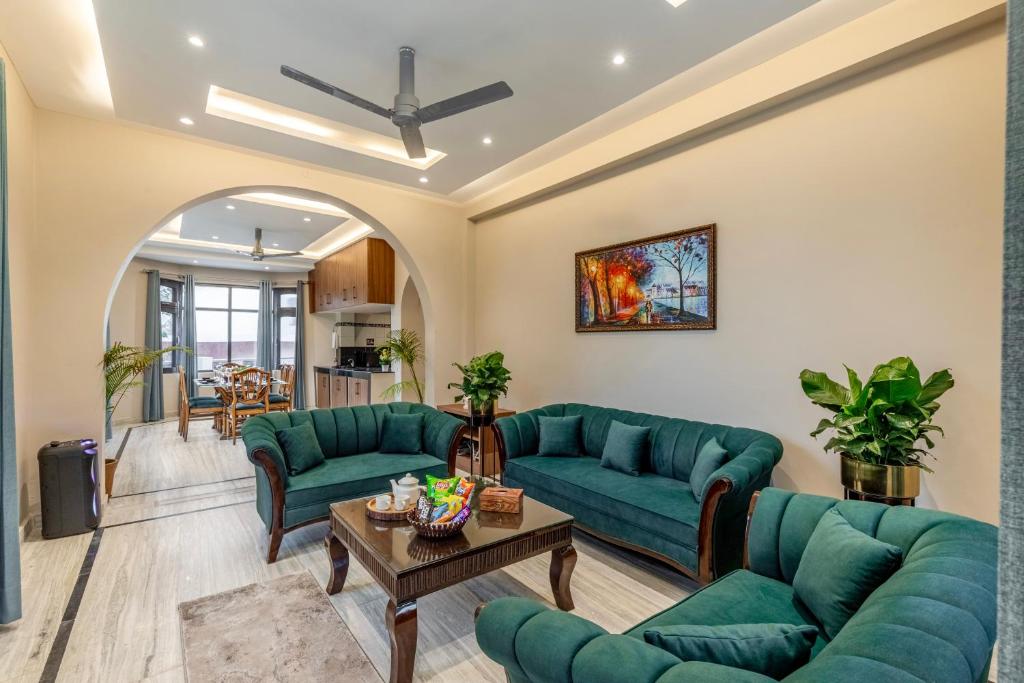 Alaya Stays 4BHK Pvt Plunge Pool & Garden - Pine Melody - Villa