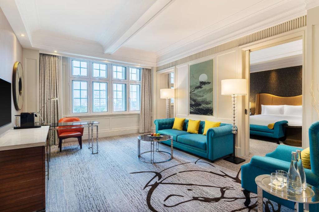 TV a/nebo společenská místnost v ubytování Jin Jiang Hotel