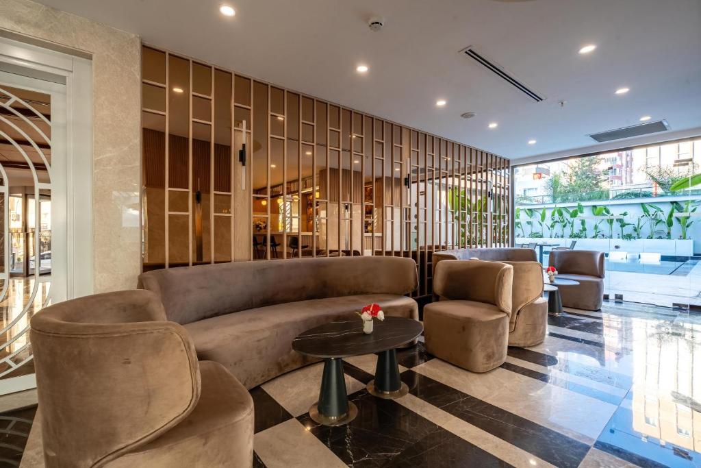 A seating area at Awen Lara Hotel