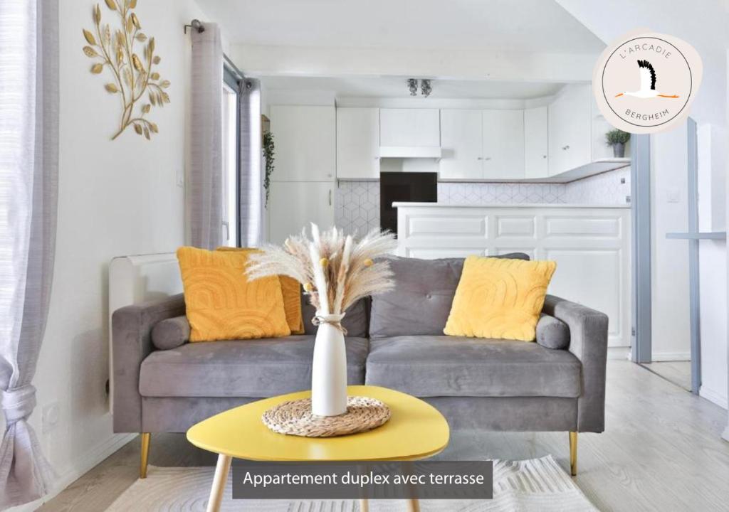 Posedenie v ubytovaní Appartements duplex 3 et 4 personnes - Climatisation - Village élu parmi les "Plus Beaux Villages de France" - Route des Vins - Centre Alsace