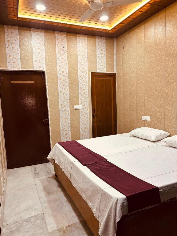 Gallery image of Raju Palace in Ayodhya