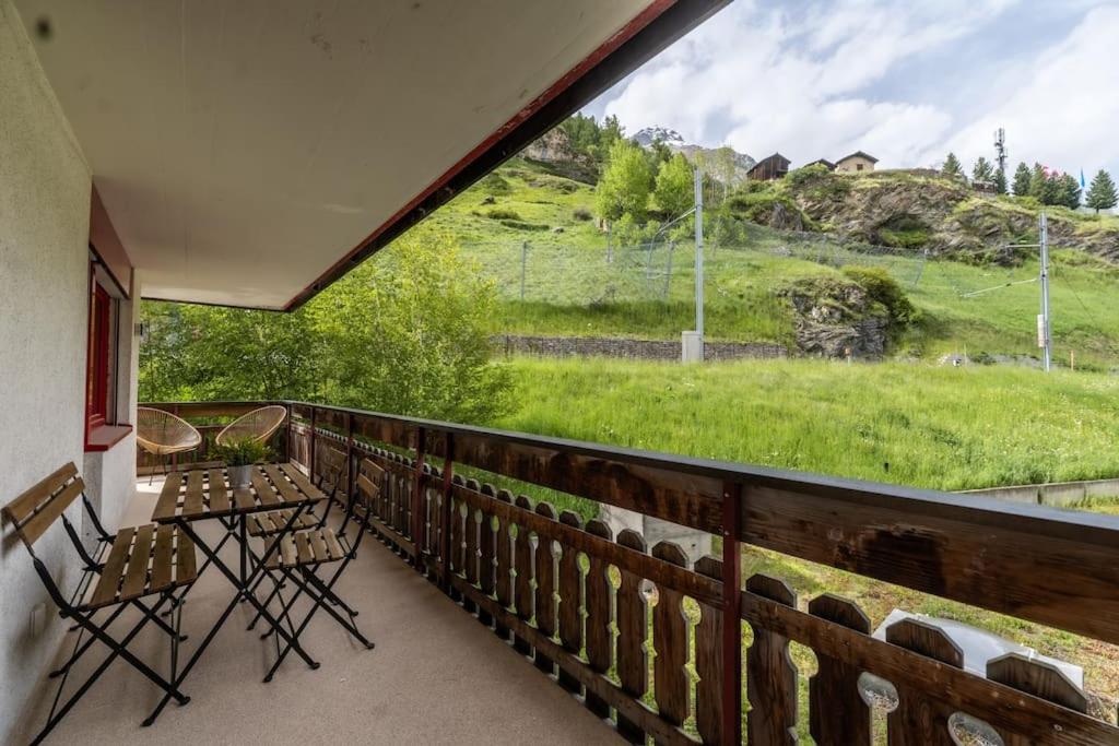 Newly renovated 2 room Apartment - Resim 8