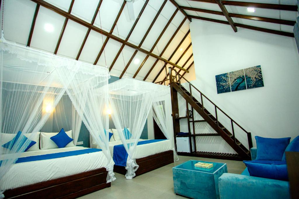 Ella Blue Heaven - 6