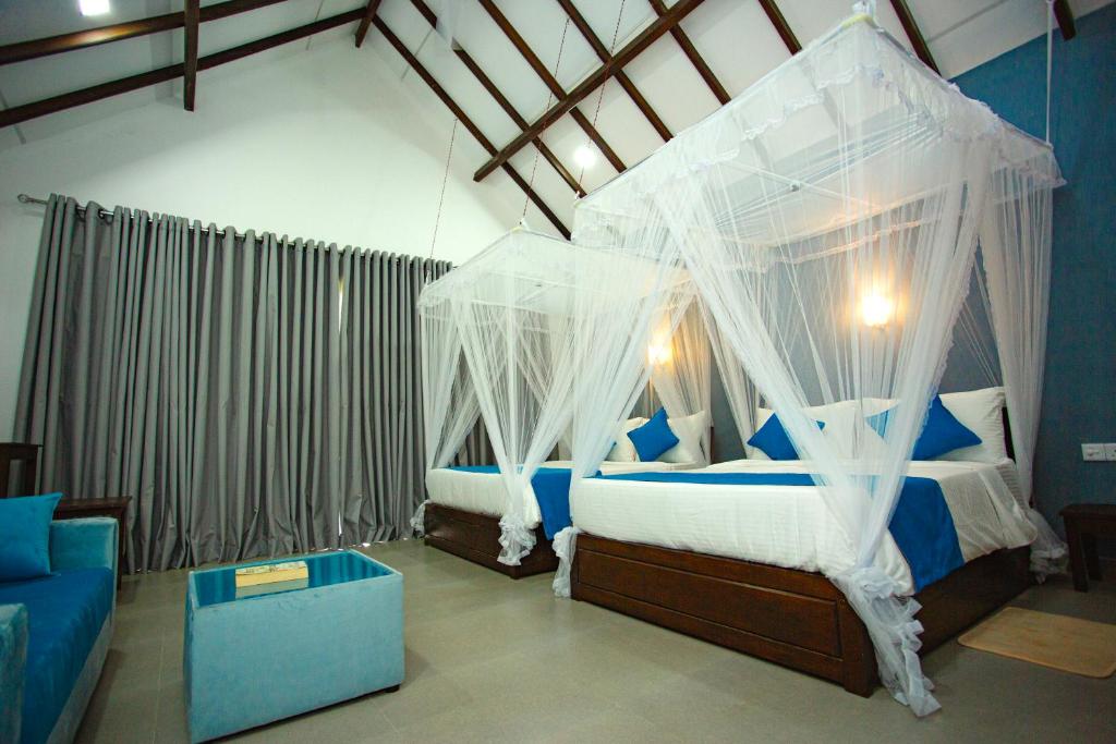 Ella Blue Heaven - 5