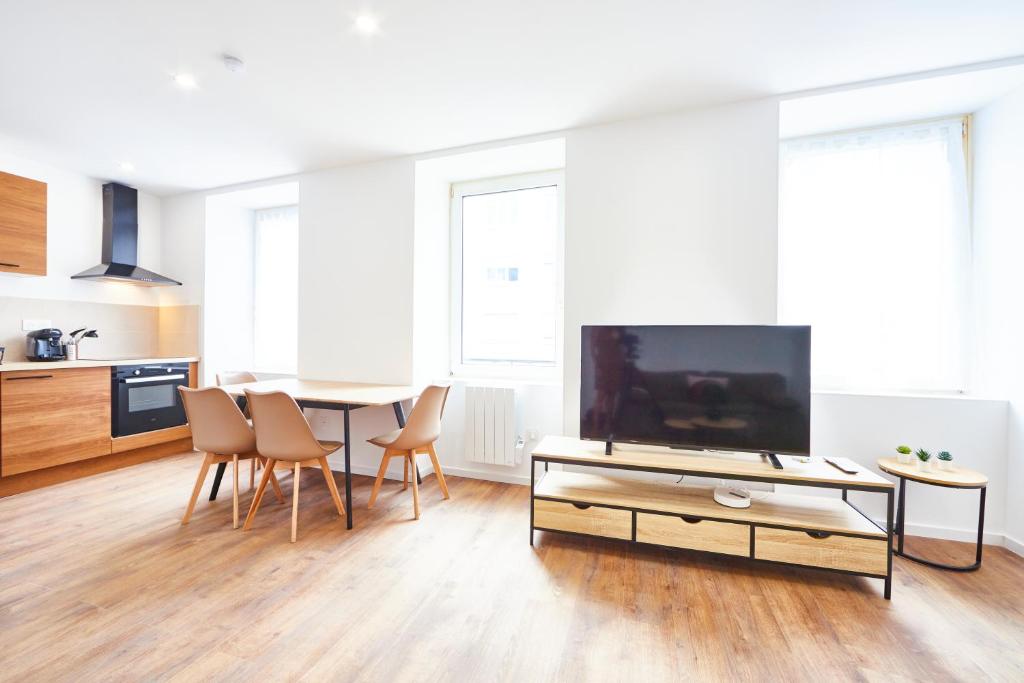 Photo de la galerie de l'établissement RT 1 - Charmant F3 au 1er étage - 1 à 5 pers, à Mulhouse