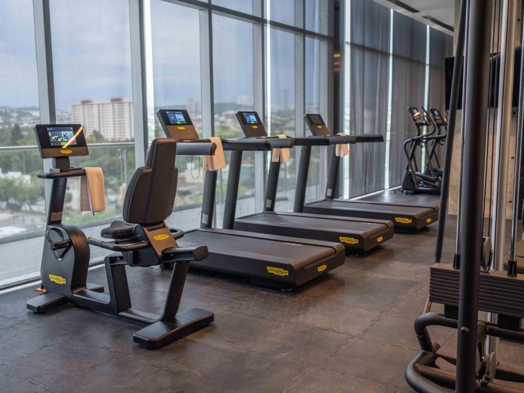 Fitness centrum a/nebo fitness zařízení v ubytování Galeria Plaza Leon