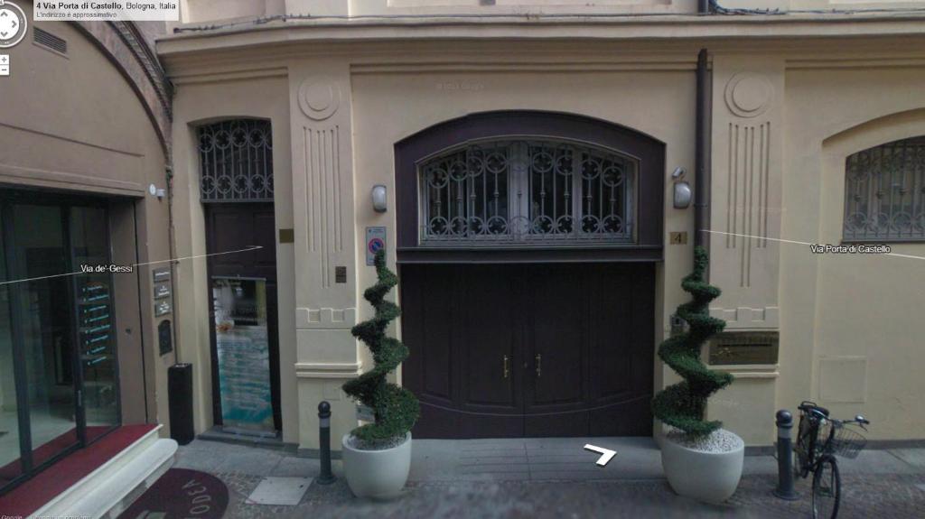 The facade or entrance of IL CASTELLO HOSTEL BOUTIQUE