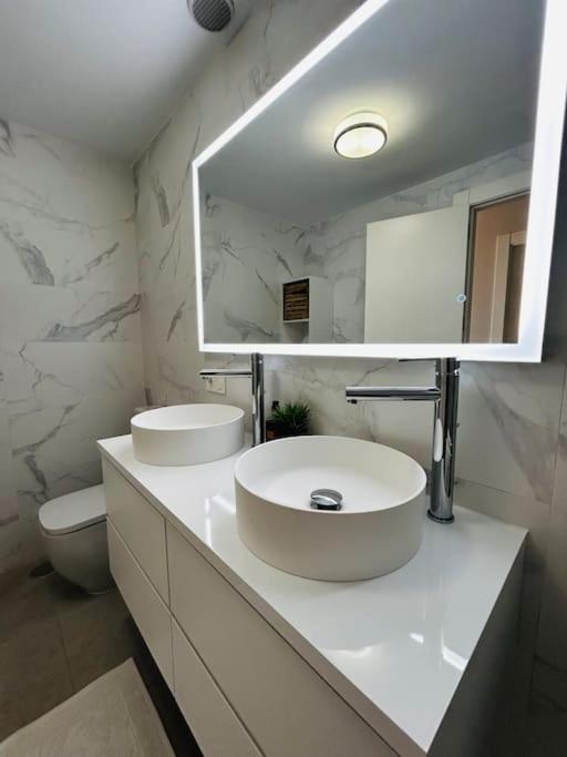 Kúpeľňa v ubytovaní Almerimar Porto Fino - Appartement de luxe, vue mer