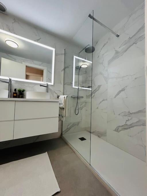Kúpeľňa v ubytovaní Almerimar Porto Fino - Appartement de luxe, vue mer