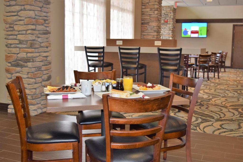 Wyndham Garden Madison Fitchburg photo