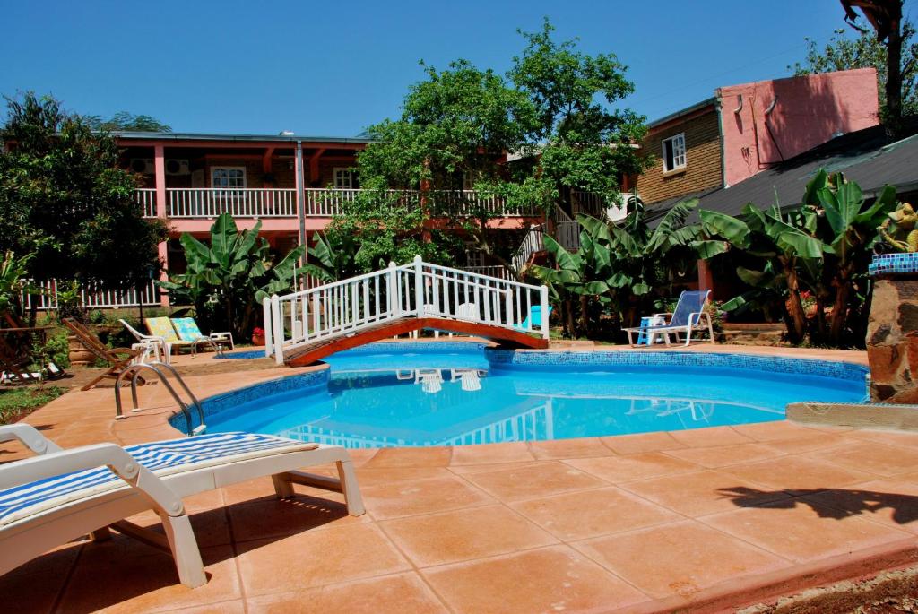 Bazén v ubytování Hotel Posada La Sorgente nebo v jeho okolí
