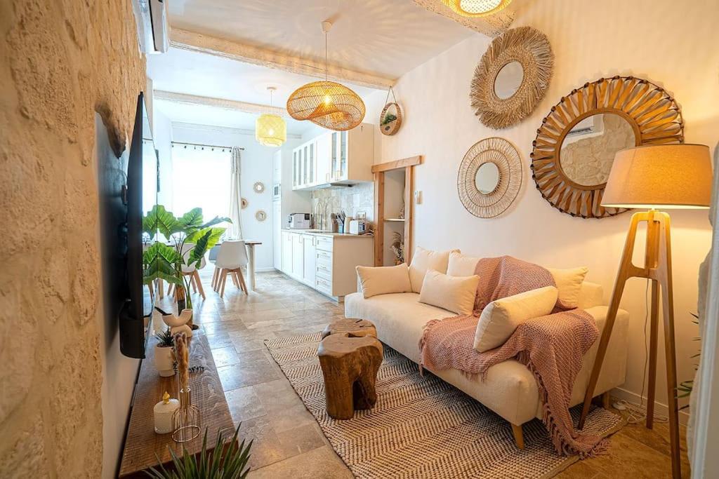 Et tv og/eller underholdning på Évasion scandinave à Narbonne élégance et confort réunis !