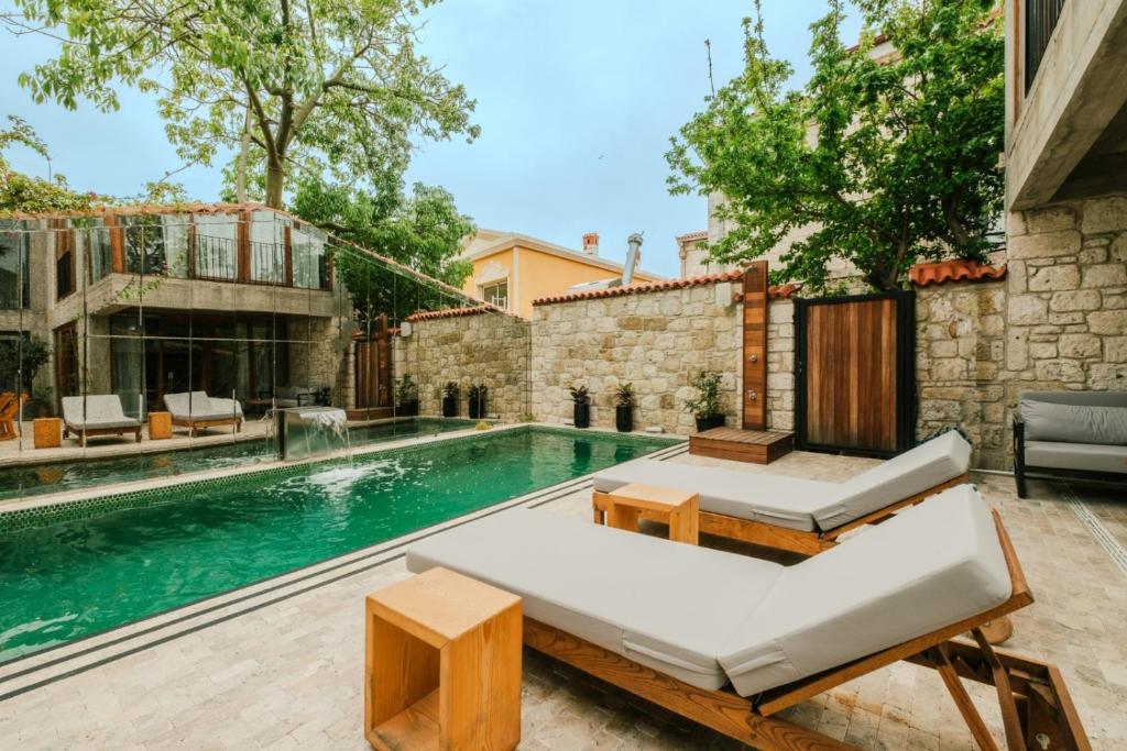 Bazén v ubytování Warszawski Alaçatı nebo v jeho okolí