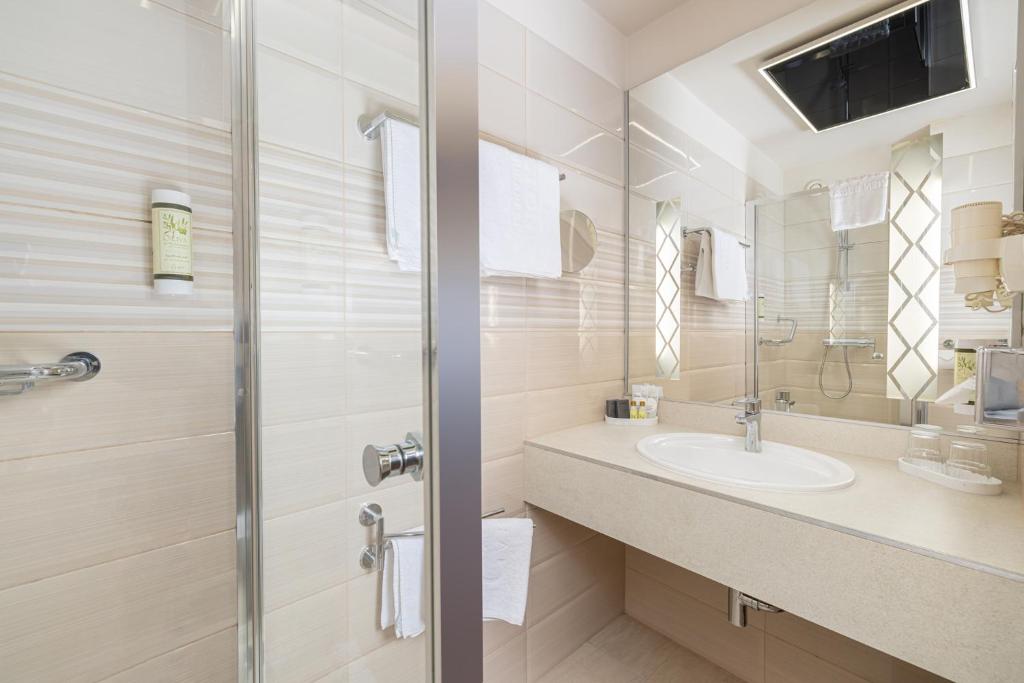 Carlton Hotel Buda Castle - Resim 31