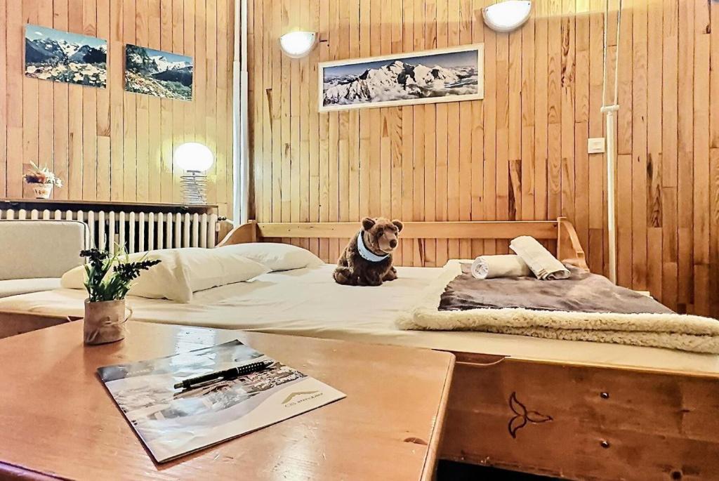 Zdjęcie z galerii obiektu Résidence Le Savoy - Appartement 2 pièces 4 personnes à Tignes proche des commerces et des pistes dans le quartier du Lavachet. Appartement avec un g MAE-1966 w mieście Tignes