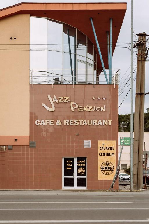 Certifikát, hodnocení, plakát nebo jiný dokument vystavený v ubytování JazzPenzion