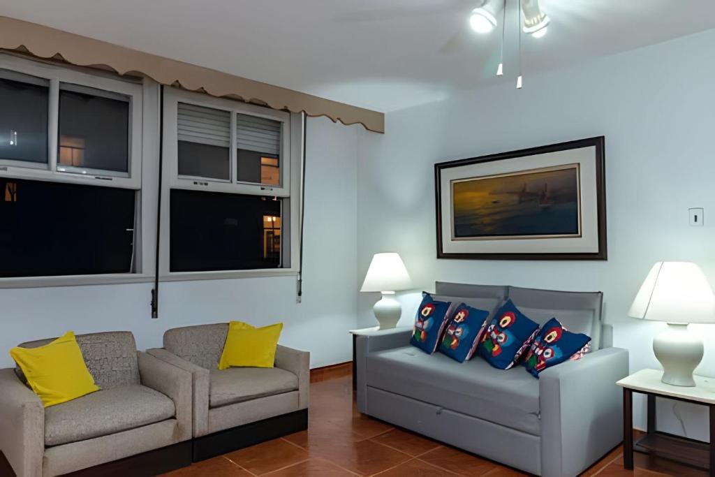 Praia de Copacabana com Vista para o Cristo - Three-Bedroom Apartment