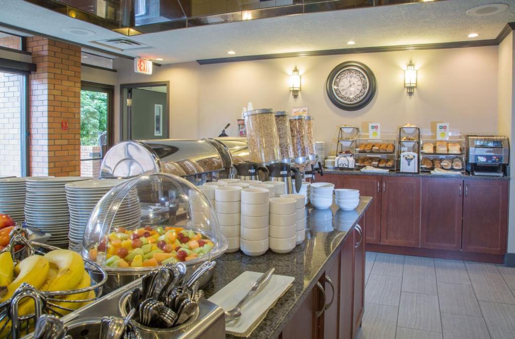 The Embassy Inn - Resim 11