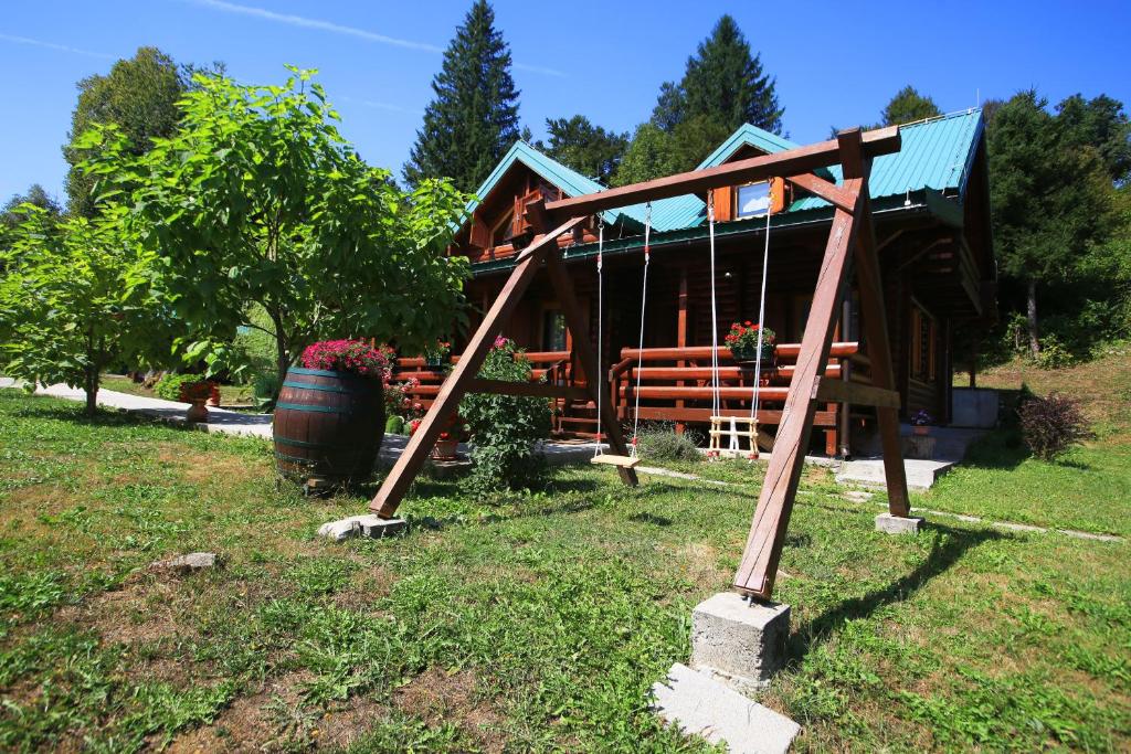 Herní místnost nebo prostor pro děti v ubytování Brvnara Moj san - Log cabin My Dream