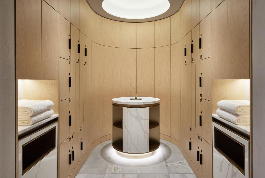 Lanson Place Parliament Gardens - Resim 33