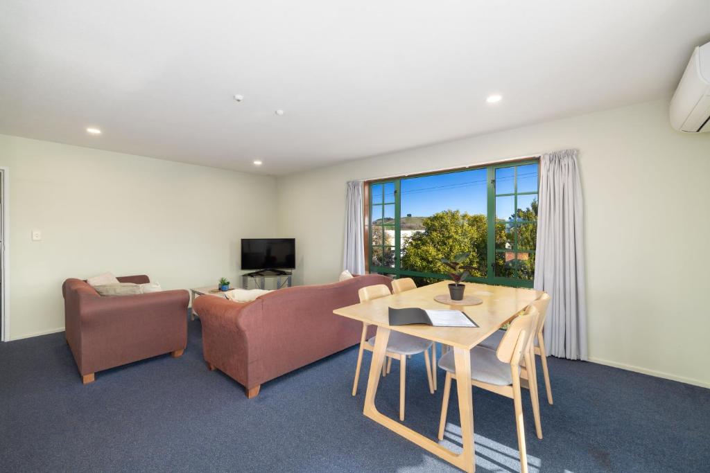 112 on Beach - Resim 5