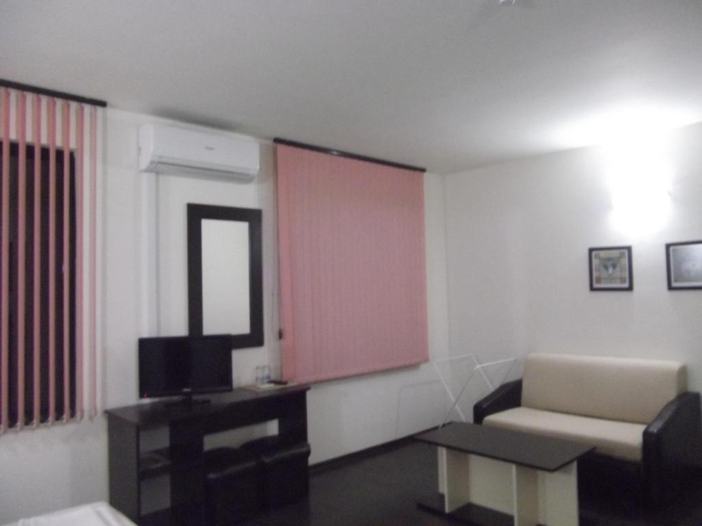 TV a/nebo společenská místnost v ubytování Hotel Enchevi