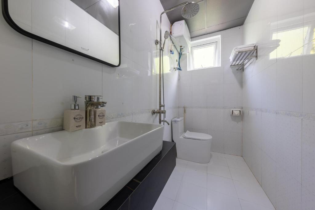 The One Hostel & Rooftop Bar Catba - 7