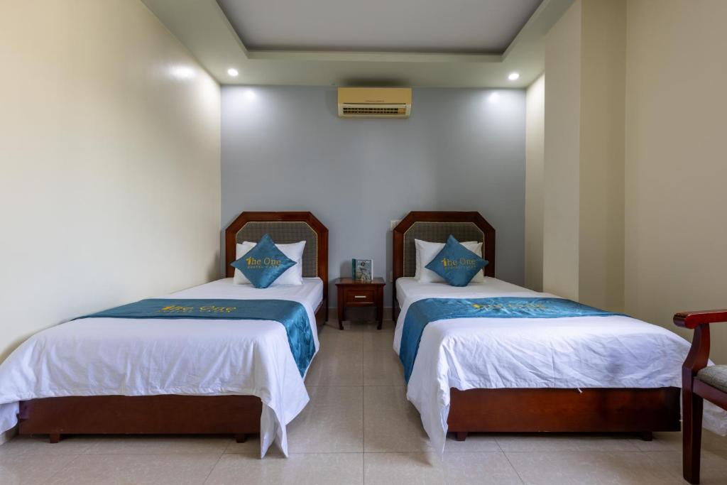 The One Hostel & Rooftop Bar Catba - 10