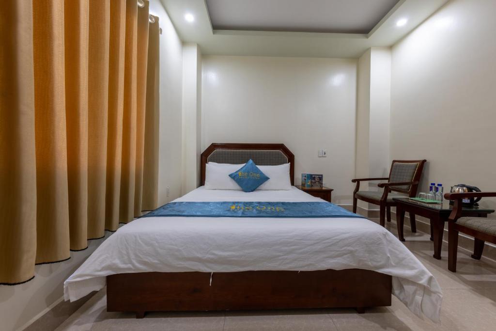 The One Hostel & Rooftop Bar Catba - 1