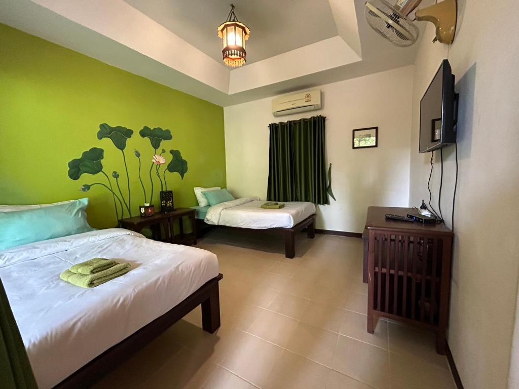 บ้านไม้คนเมือง Baan Mai Kon Muang Pai Resort - 5