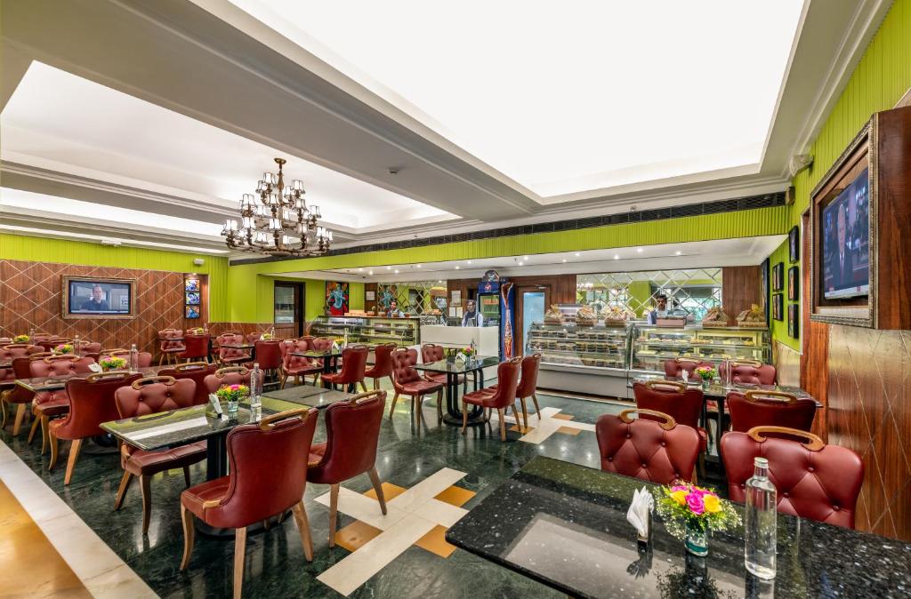 Restaurace v ubytování Mayfair Lagoon