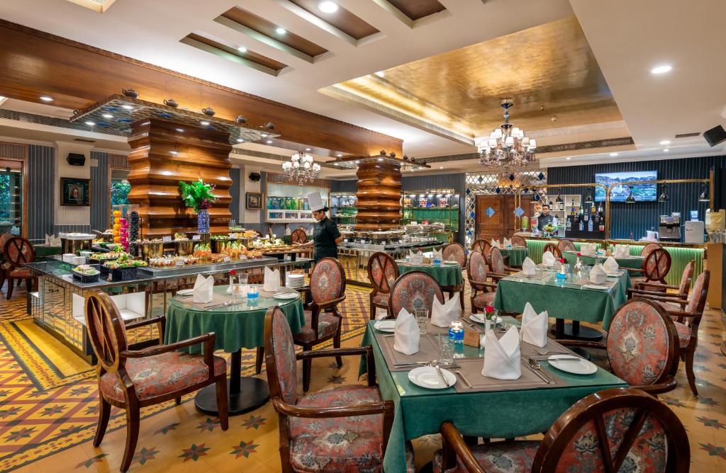 Restaurace v ubytování Mayfair Lagoon