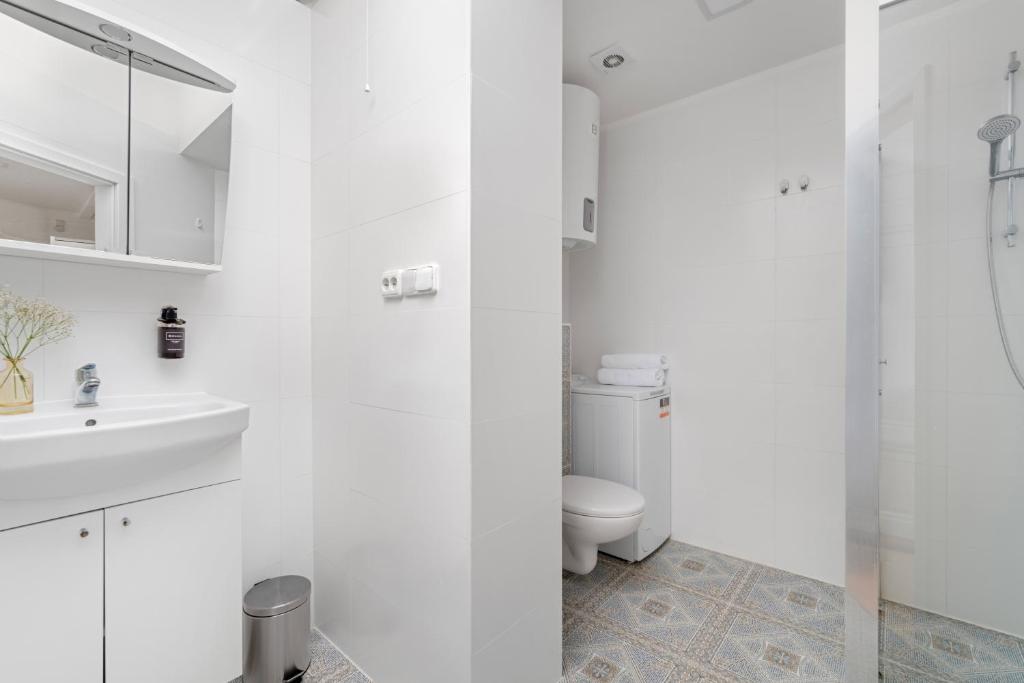 Koupelna v ubytování Enjoy Downtown Boutique Apartments #12 by Goodnite cz