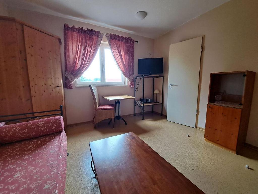 TV a/nebo společenská místnost v ubytování Mediterran Hotel Juwel