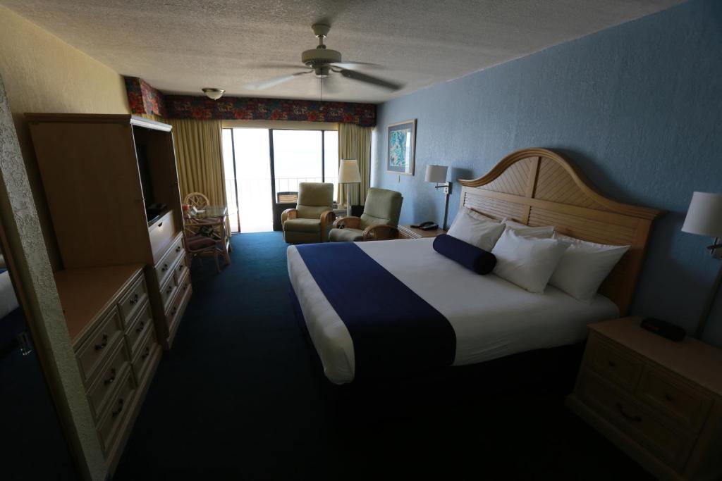 Shoreline Island Resort - Exclusively Adult - King Studio - Front Gulf
