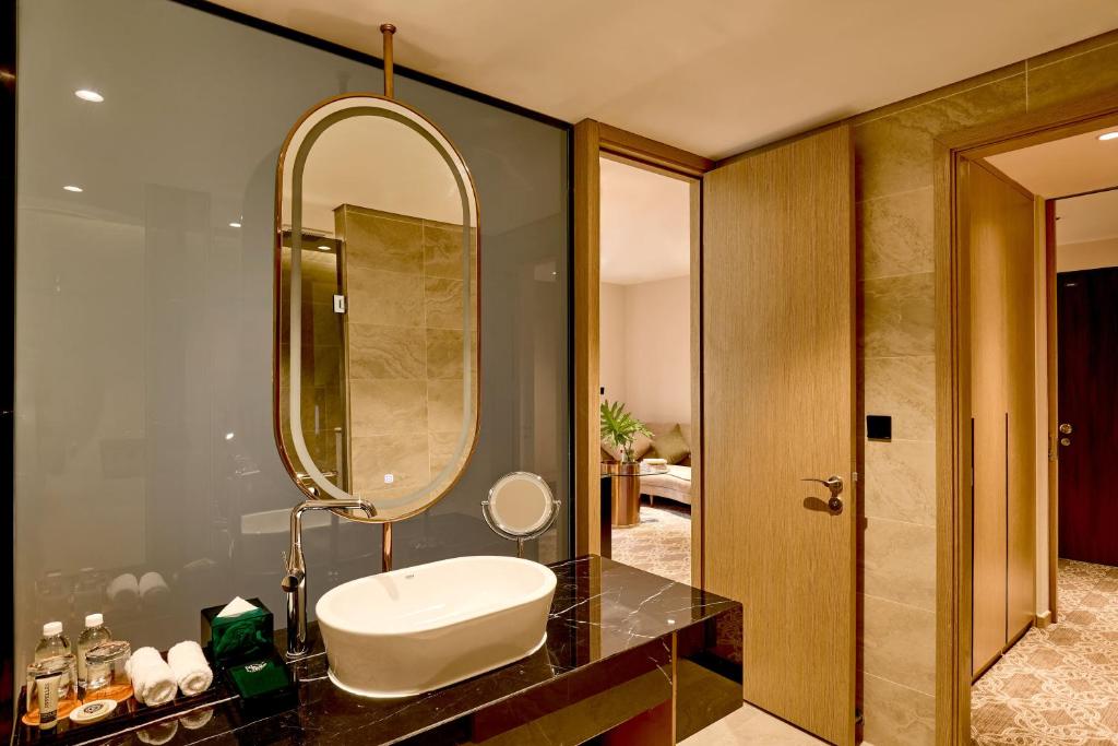 Koupelna v ubytování REY Hotel Hanoi