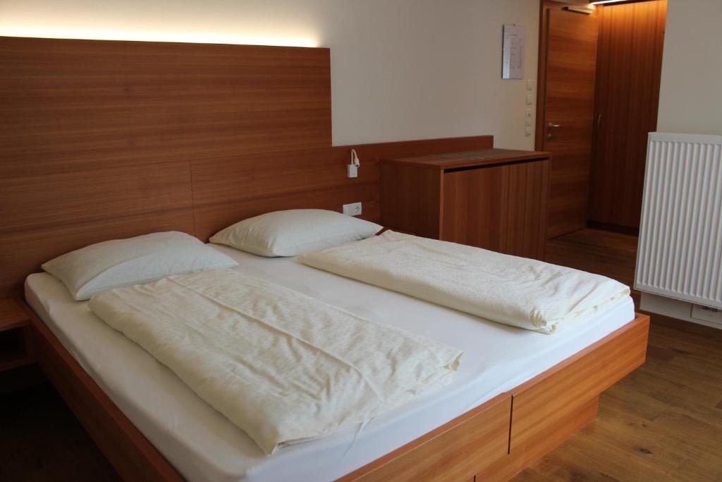 Gasthaus zum Weissen Kreuz - Double Or Twin Room Without Balcony