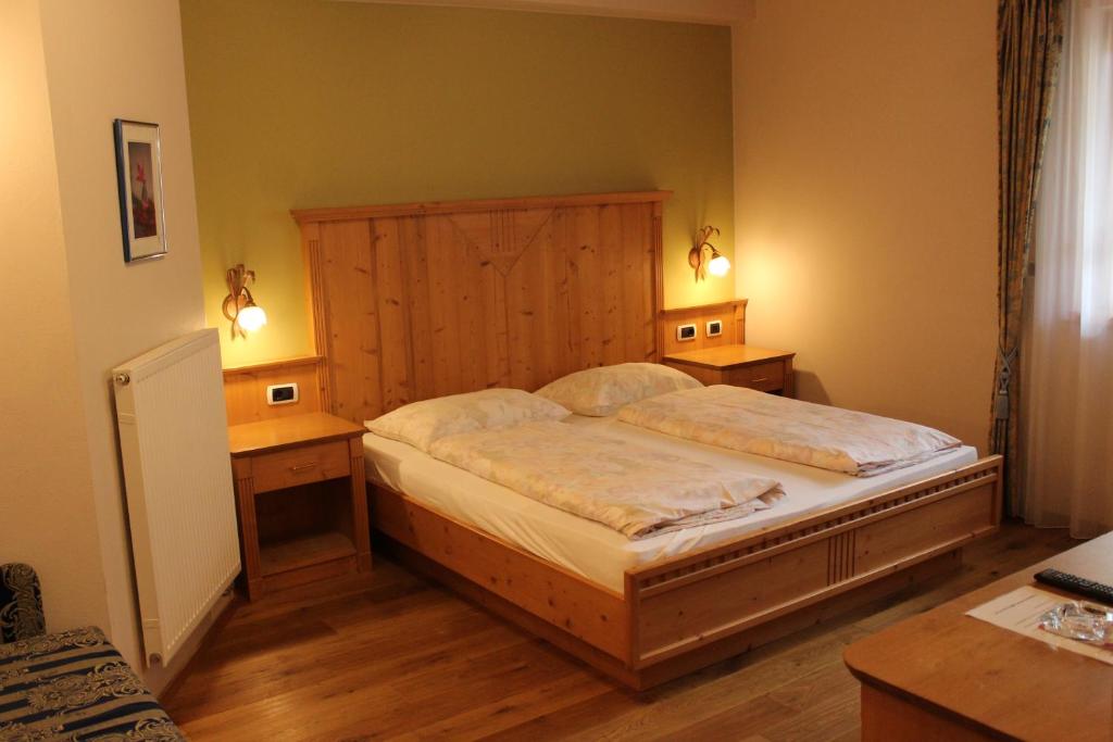 Gasthaus zum Weissen Kreuz - Double Room Without Balcony