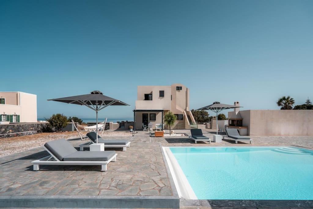 Bazén v ubytování Mythique Pool Residence nebo v jeho okolí