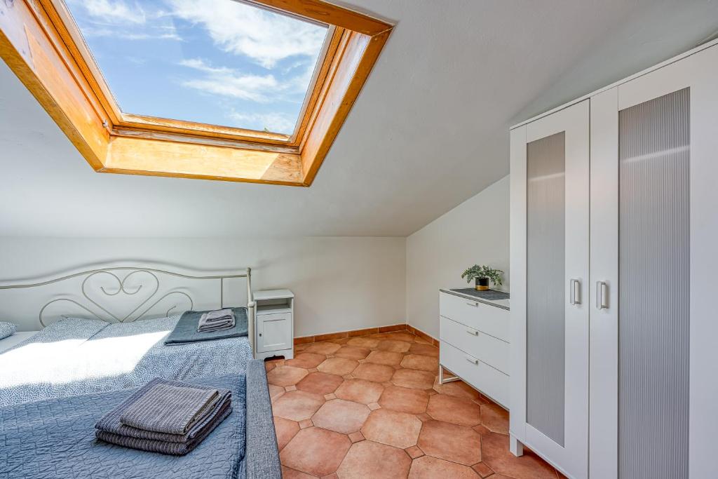 Кровать или кровати в номере Cuvi Beach Apartments