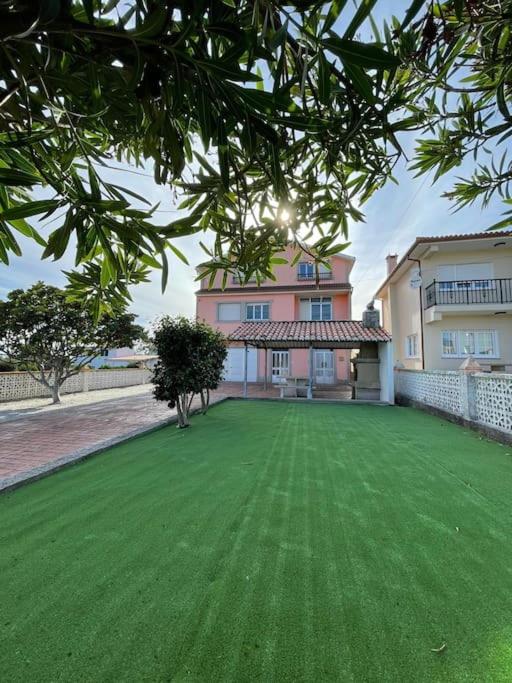 Κήπος έξω από το Casa Caldebarcos, frente Playa Carnota
