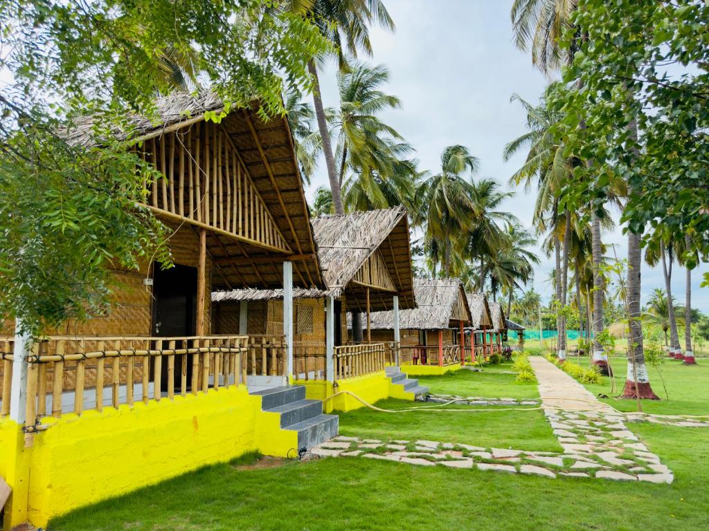 Taman di luar Tamarind Tree Way Side Amenities