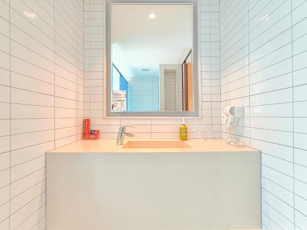 Citrus Sukhumvit 13 Nana Bangkok by Compass Hospitality - Newly Renovated - Resim 35