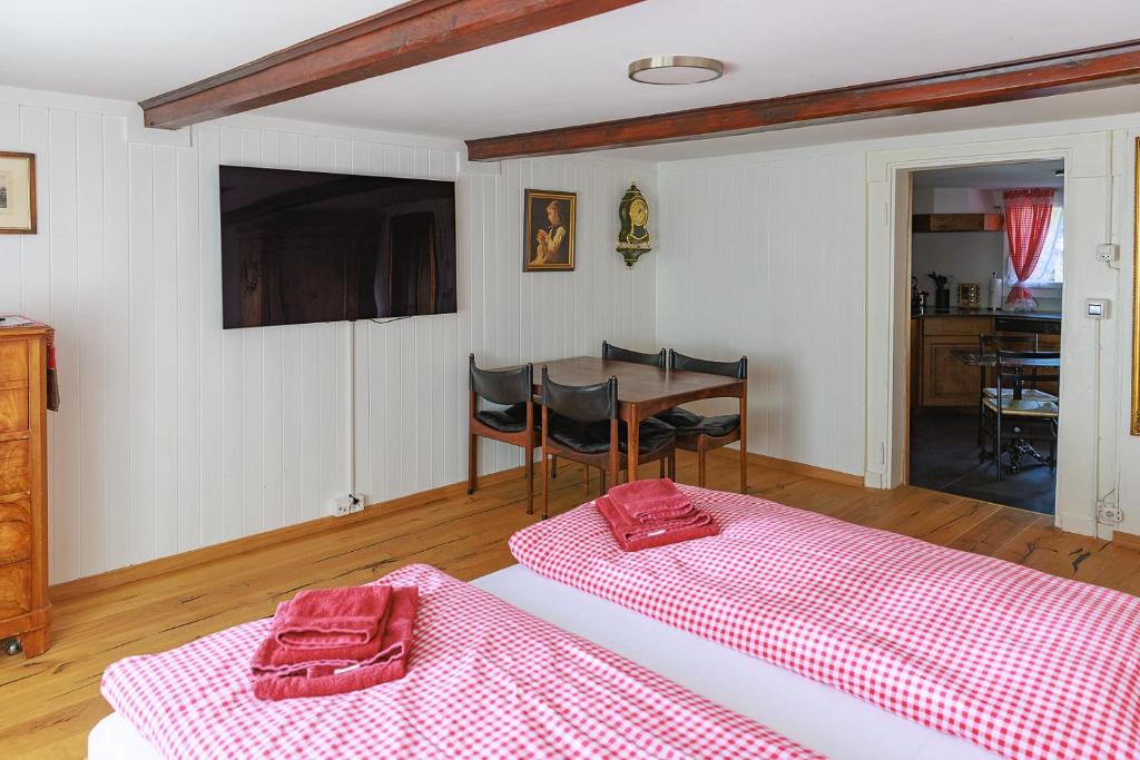 Postel nebo postele na pokoji v ubytování Charming Alpine Retreat By Apartments Capricorn
